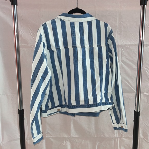 Blue and White Striped Denim Jacket - Picture 4 of 7